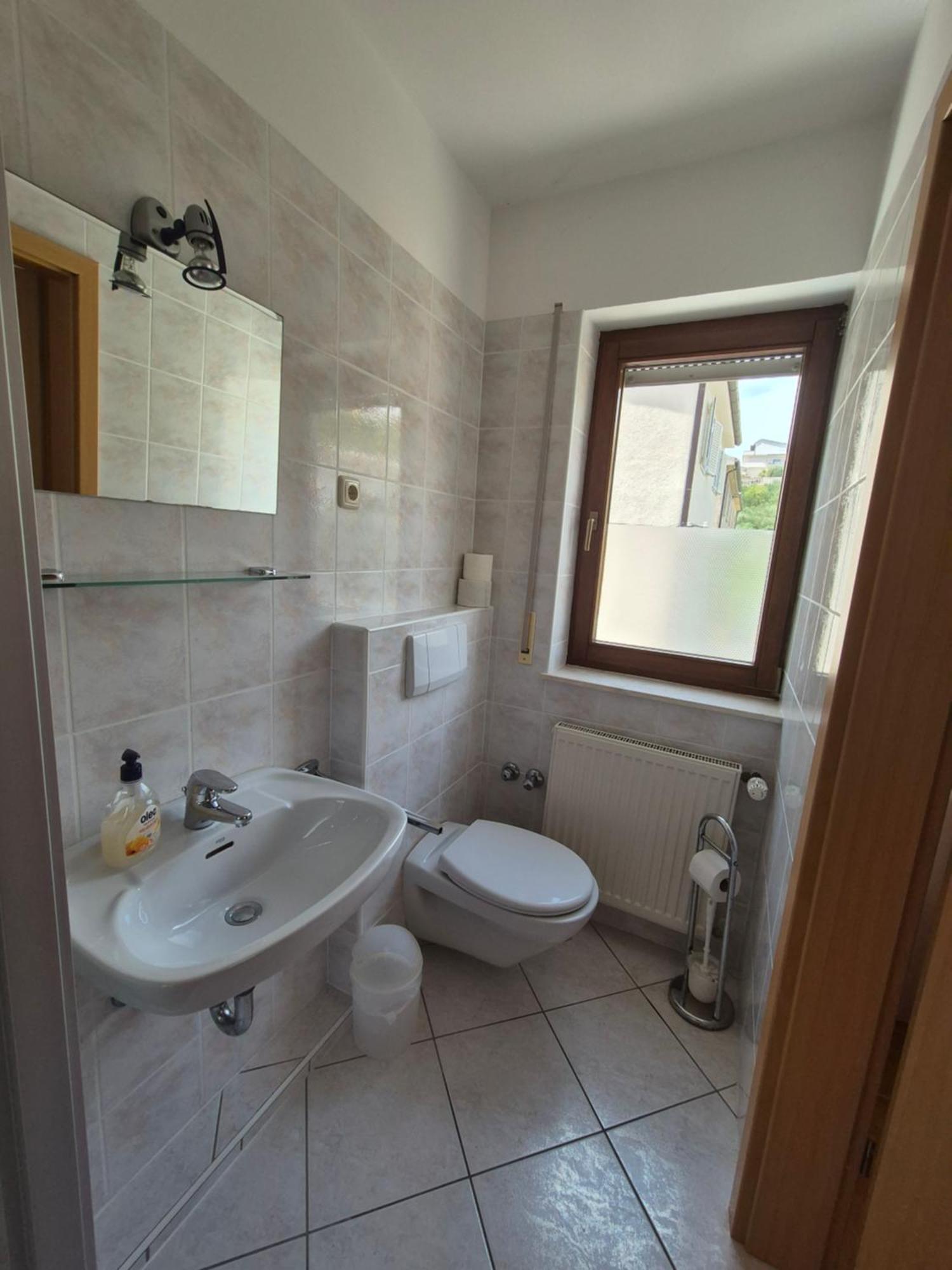 Apartments And Rooms Mamic Dugi Rat Esterno foto