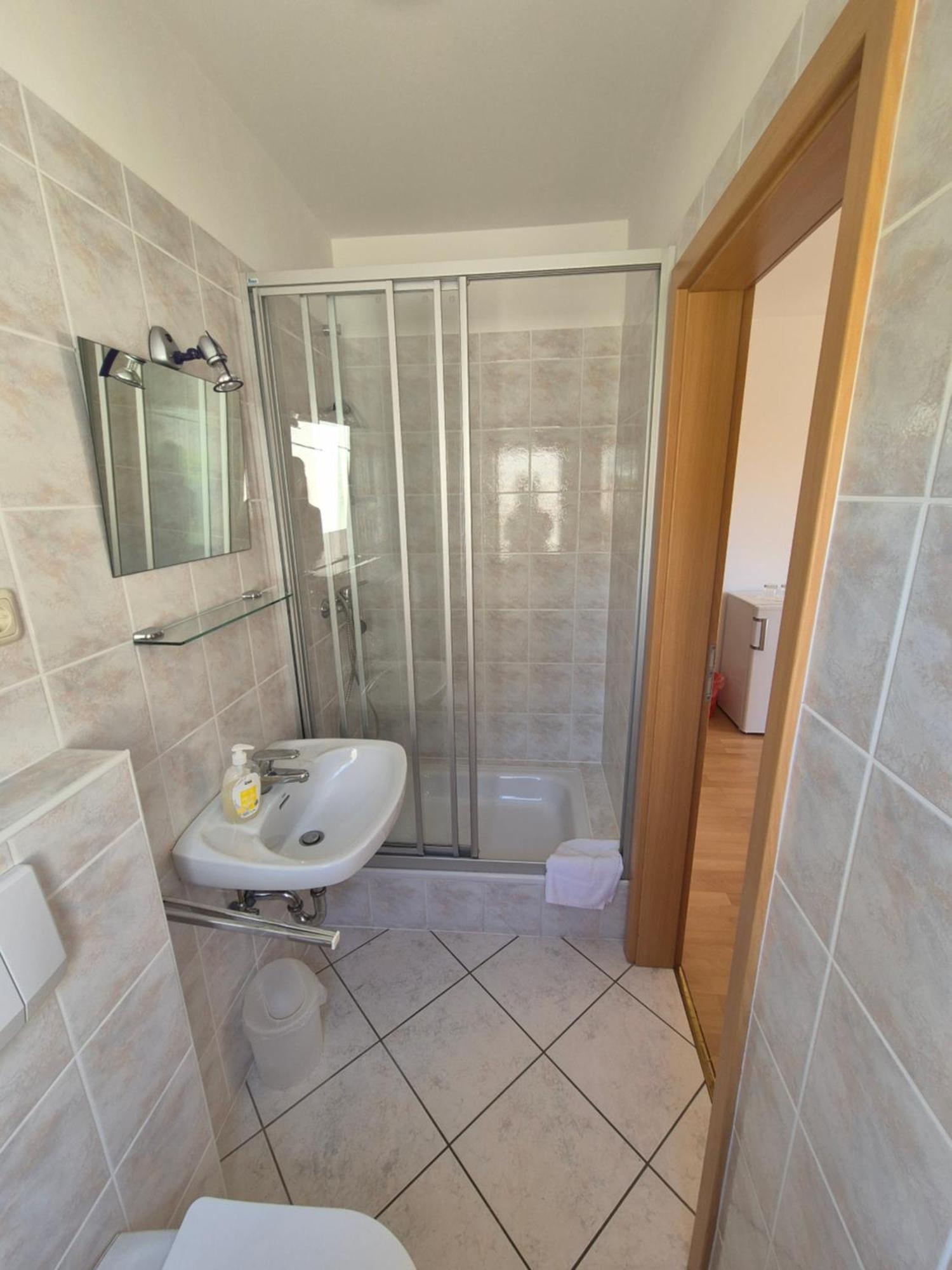 Apartments And Rooms Mamic Dugi Rat Esterno foto
