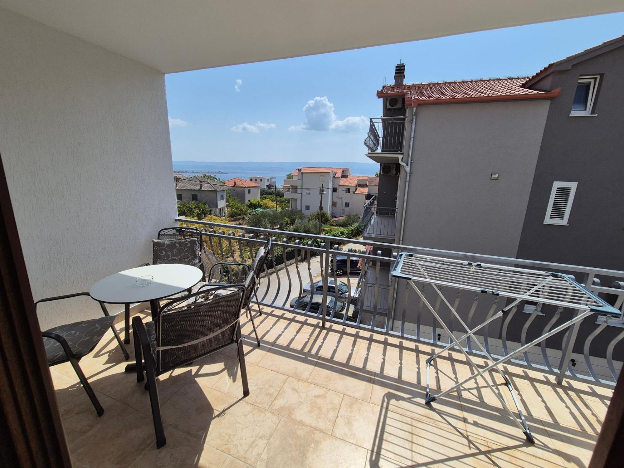 Apartments And Rooms Mamic Dugi Rat Esterno foto