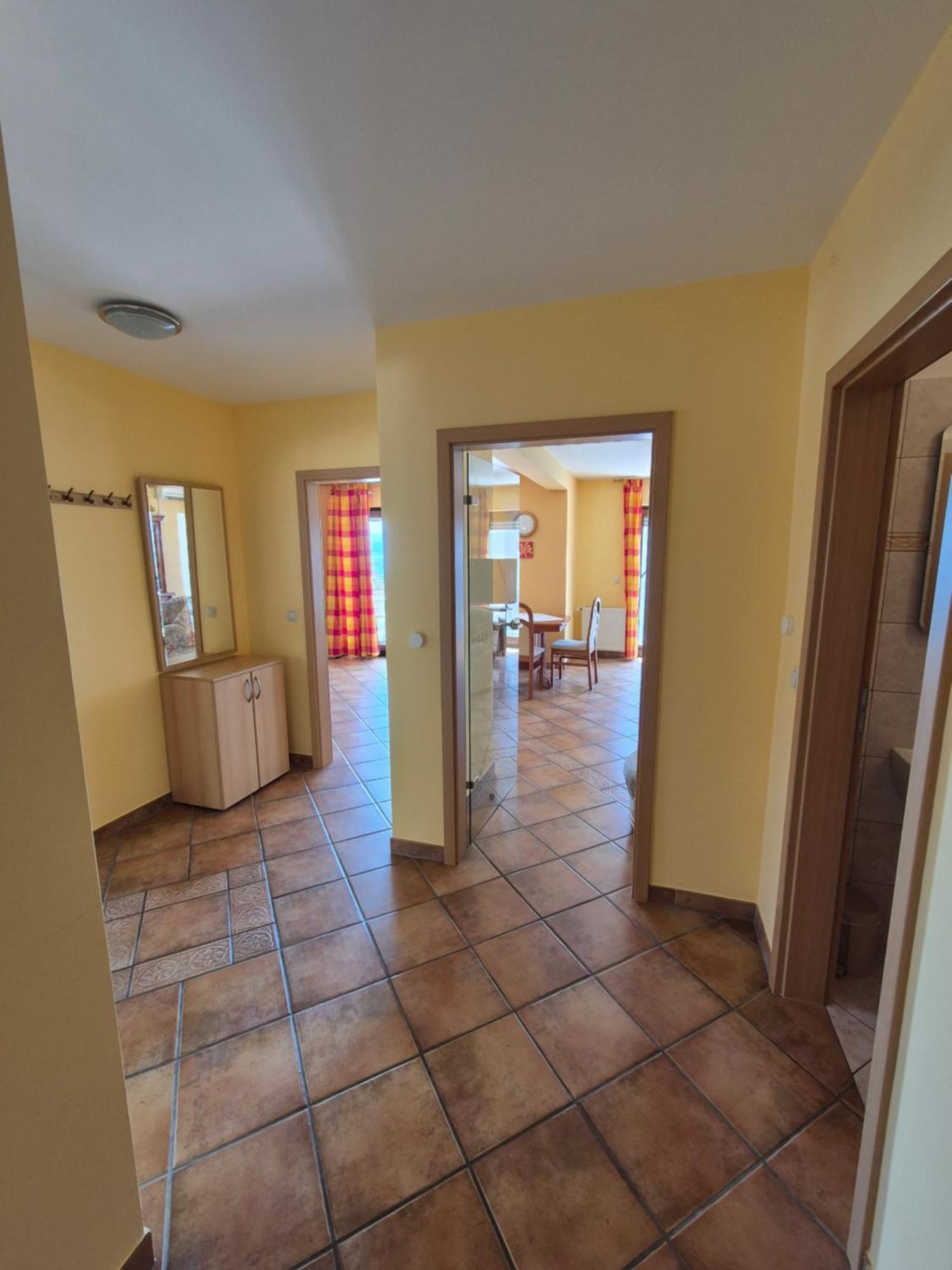 Apartments And Rooms Mamic Dugi Rat Esterno foto