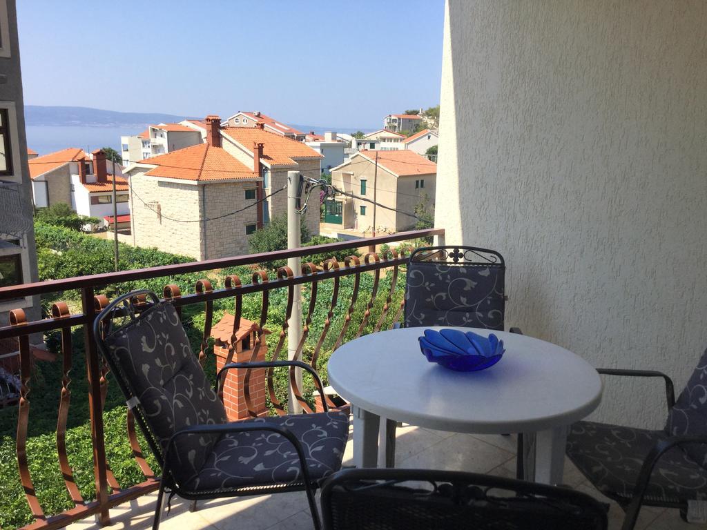 Apartments And Rooms Mamic Dugi Rat Esterno foto